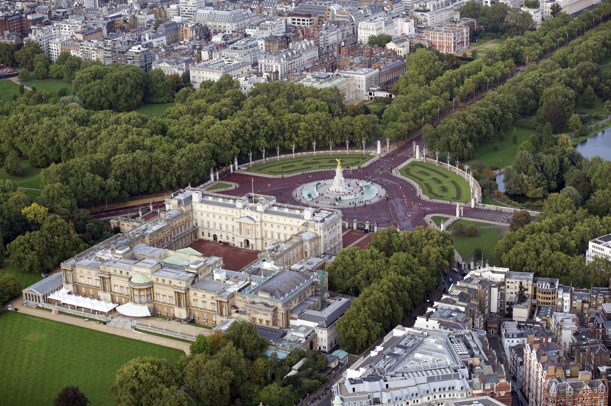 Buckinghamský palác je sídlem králů od roku 1837. Jak dlouho ještě bude?
