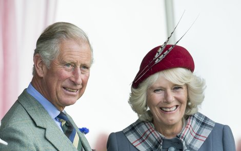 Princ Charles a jeho žena Camilla raději zvolili mimosoudní vyrovnání.