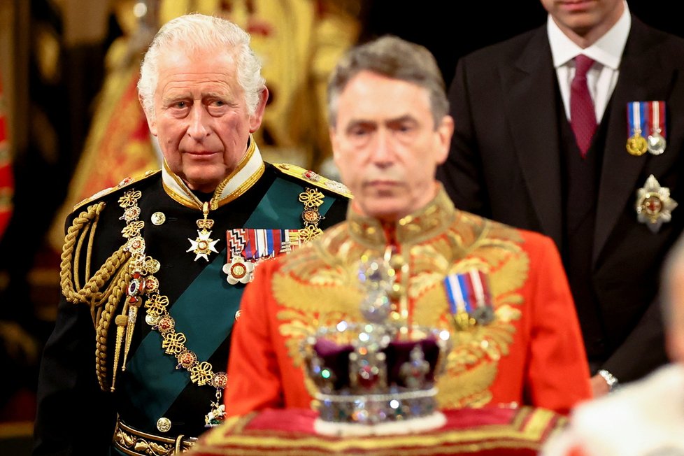 Historický okamžik: Princ Charles zahájil nové zasedací období britského parlamentu místo královny.