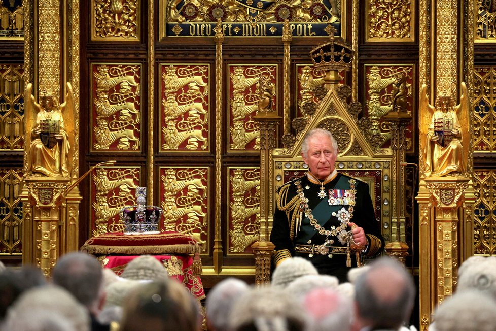 Historický okamžik: Princ Charles zahájil nové zasedací období britského parlamentu místo královny.