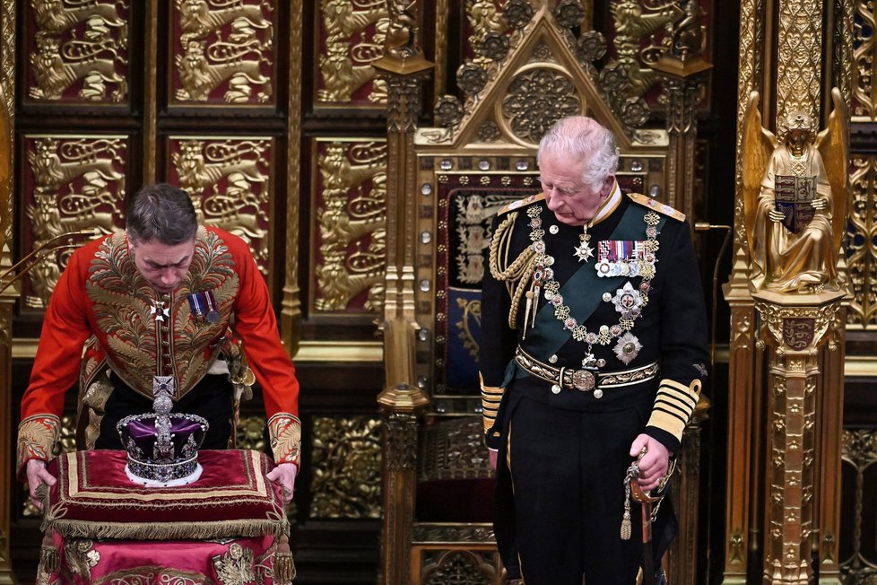 Historický okamžik: Princ Charles zahájil nové zasedací období britského parlamentu místo královny