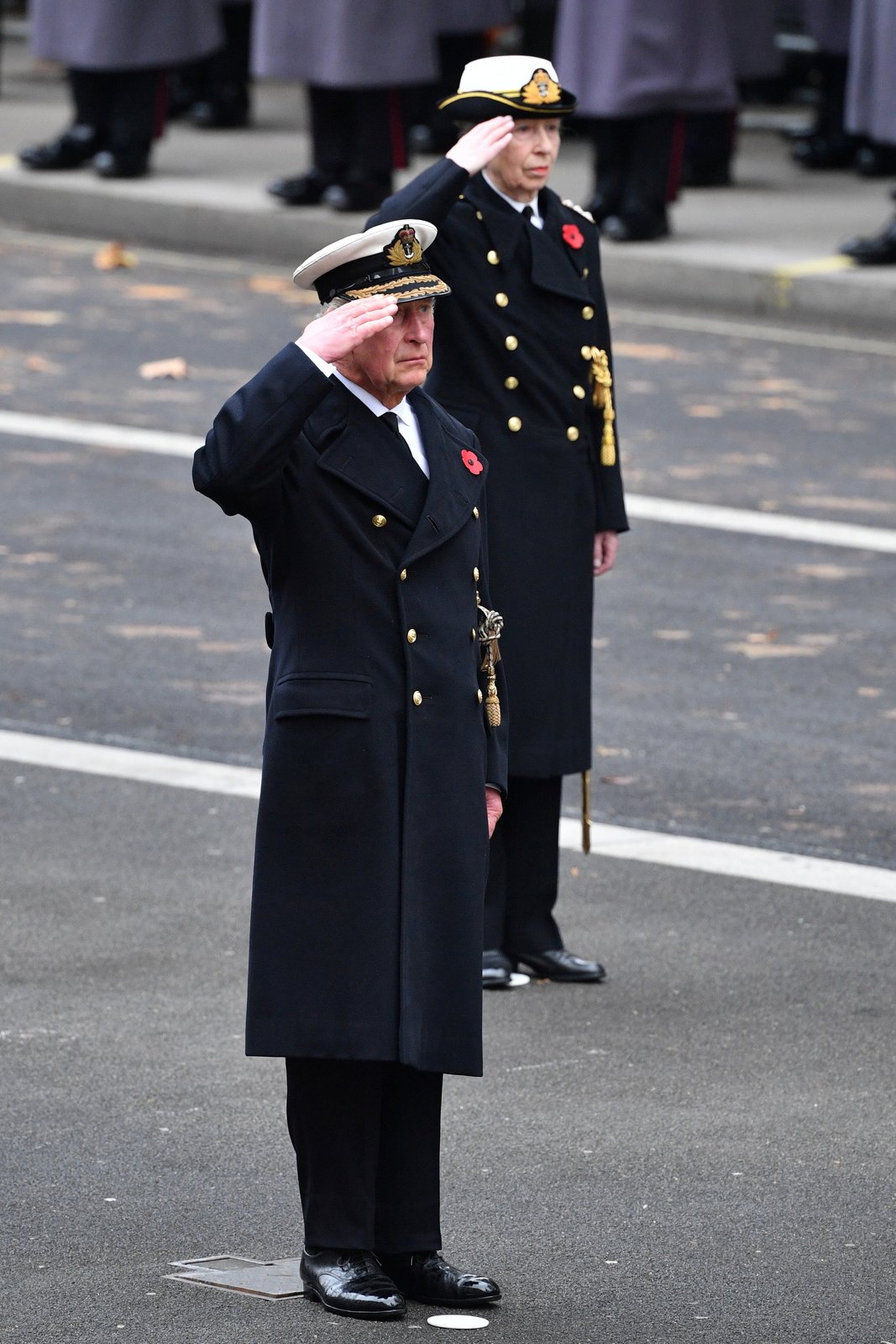 Princ Charles a princezna Anna na Remembrance Dayi