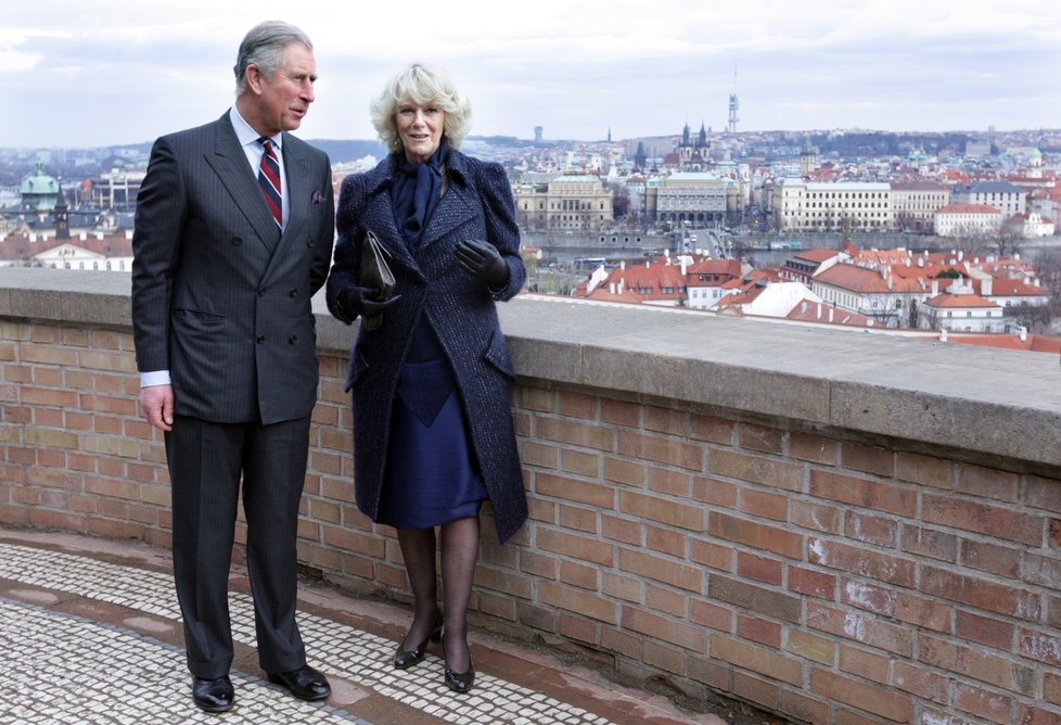 Princ Charles s Camillou Parker Bowles na Pražském hradě (2010)