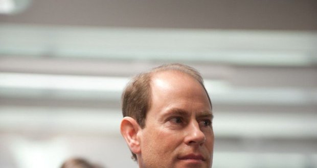 Princ Edward je nejmladším synem královny Alžběty II.