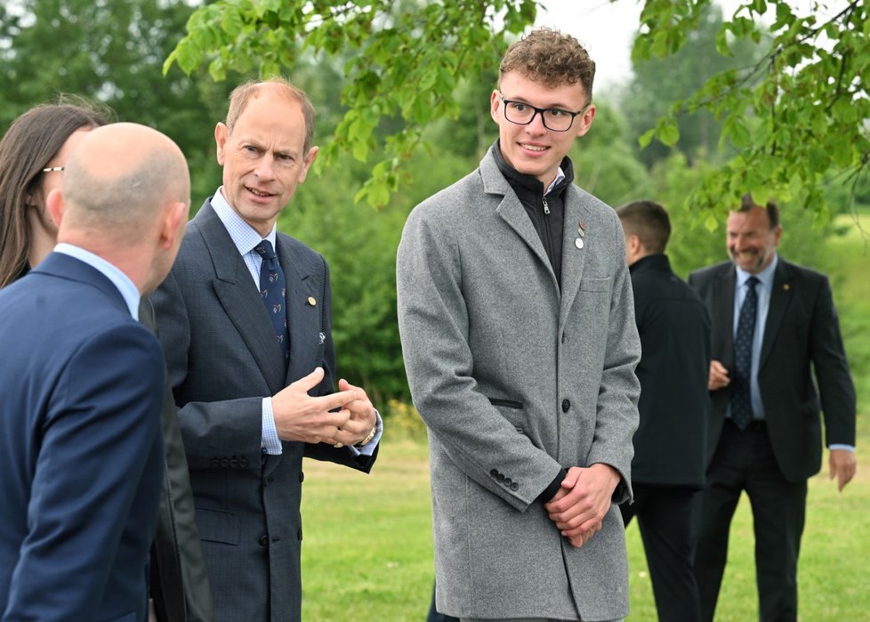 Princ Edward ve Vestci zasadil poslední strom Aleje prince Philipa - na otcovu počest (24. 5. 2023).