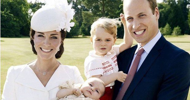 Princ William s manželkou Kate, synem Georgem a dcerou Charlotte.