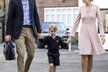 Prince William vede do školy syna George spolu s ředitelkou školy.