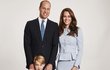 Princ George s rodiči a sestrou.