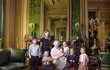 Královna Alžběta II. se svými pravnoučaty