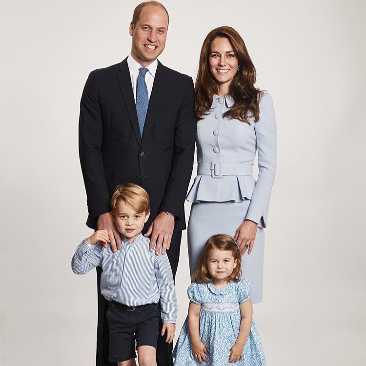 Princ George a princezna Charlotte.