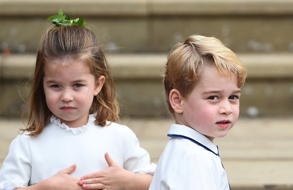 Princ George se sestrou Charlotte