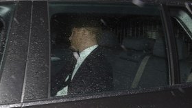 Zpackané Harryho loučení s babičkou Alžbětou II. (†96): Přijel pozdě, odjel v tichosti sám!