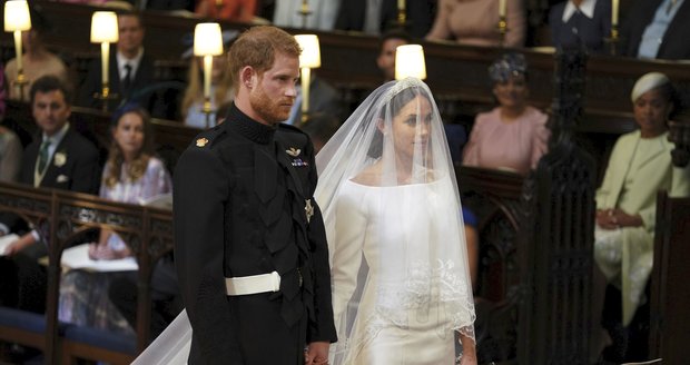 Meghan a Harry u oltáře