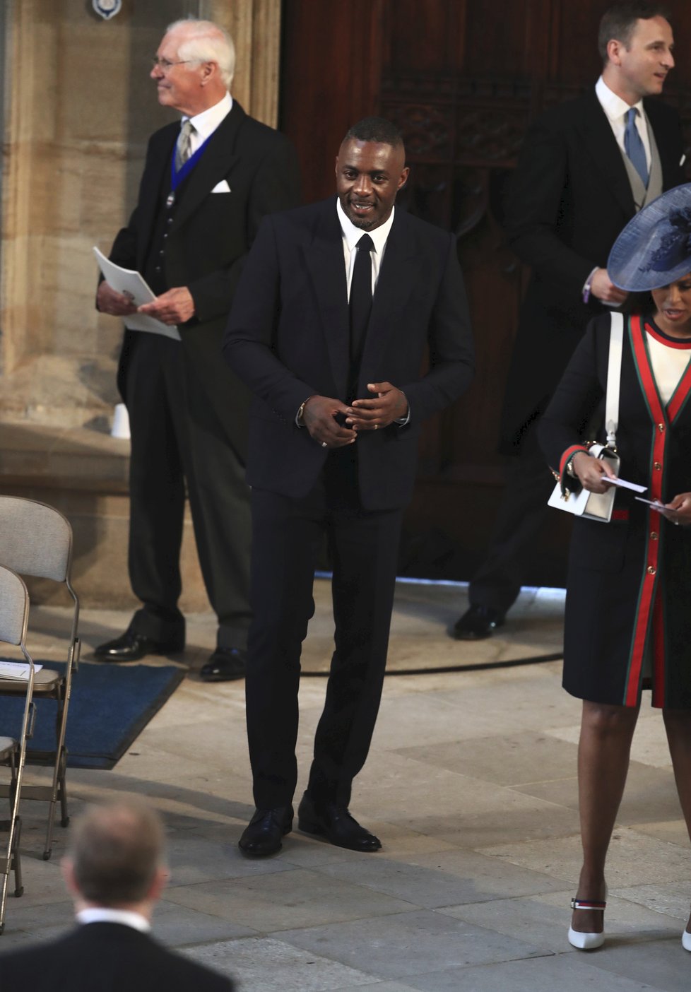 Idris Elba přijel na hrad Windsor.