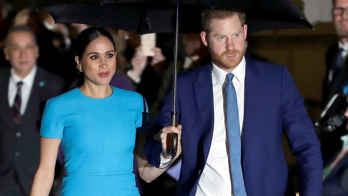 Princ Harry a jeho žena Meghan odmítli, že by spolupracovali na knize o královské rodině