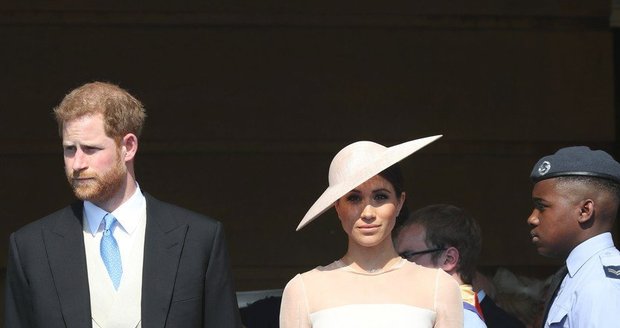 Princ Harry a Meghan Markle na oficiální oslavě 70. narozenin prince Charlese.