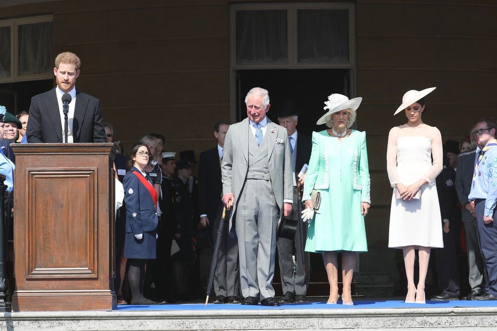 Princ Harry a Meghan Markle na oficiální oslavě 70. narozenin prince Charlese.