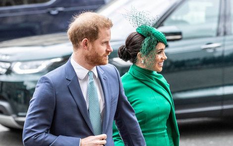 Poslední oficiální veřejné vystoupení prince Harryho a Meghan Markleové před opuštěním monarchie.