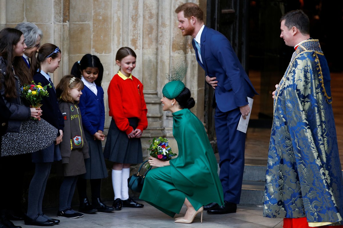 Poslední oficiální veřejné vystoupení prince Harryho a Meghan Markle před opuštěním monarchie.