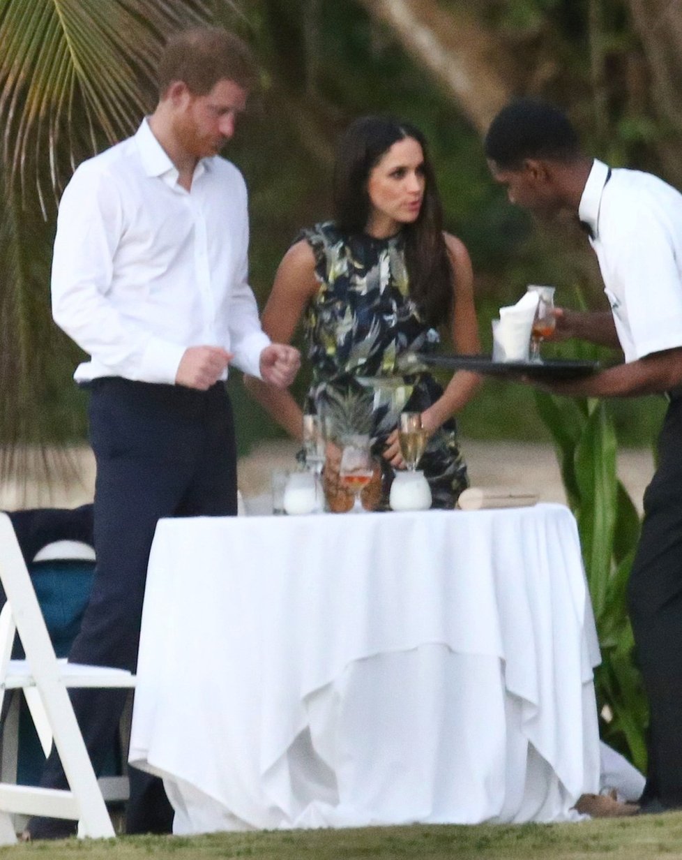 Princ Harry a Meghan Markle se účastnili svatby na Jamajce.