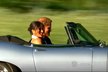 Kam jedou? Princ Harry a jeho Meghan po svatbě naskočili do luxusního jaguáru!