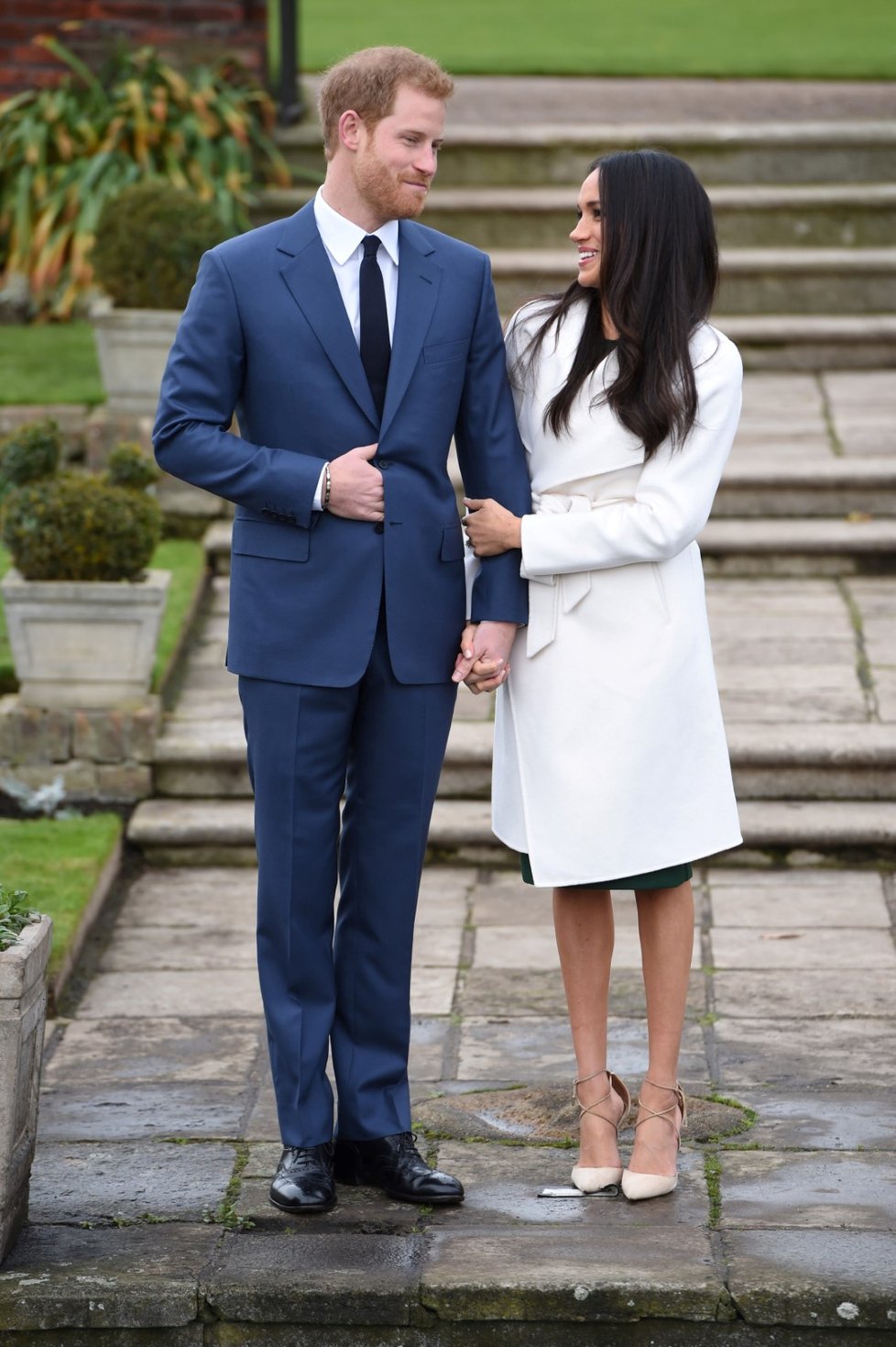 Princ Harry a Meghan Markle, když oznámili zasnoubení.