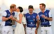 Princ Harry a jeho žena Meghan na pólu Princ Harry a jeho žena Meghan na pólu