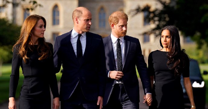 Harry a Meghan zůstanou v Británii minimálně do královnina pohřbu.