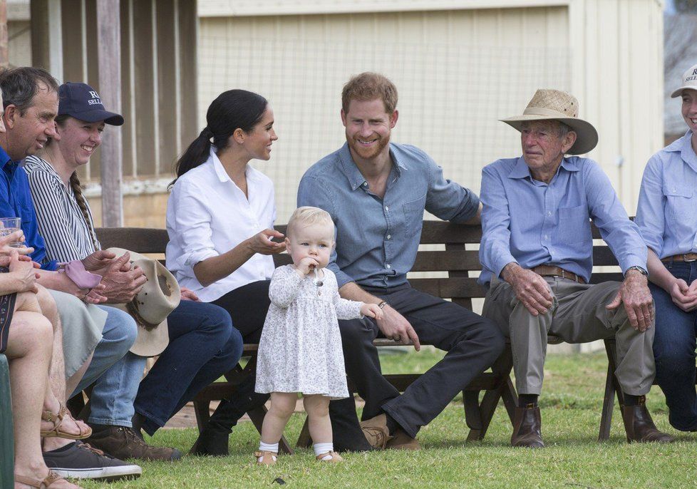 Těhotná Meghan s Harrym se rozplývali nad miminkem, holčičkou Ruby.