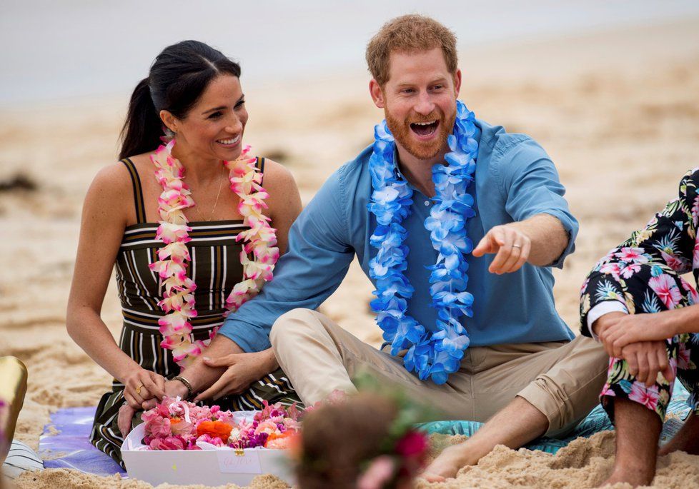 Harry a Meghan na pláži v Austrálii.