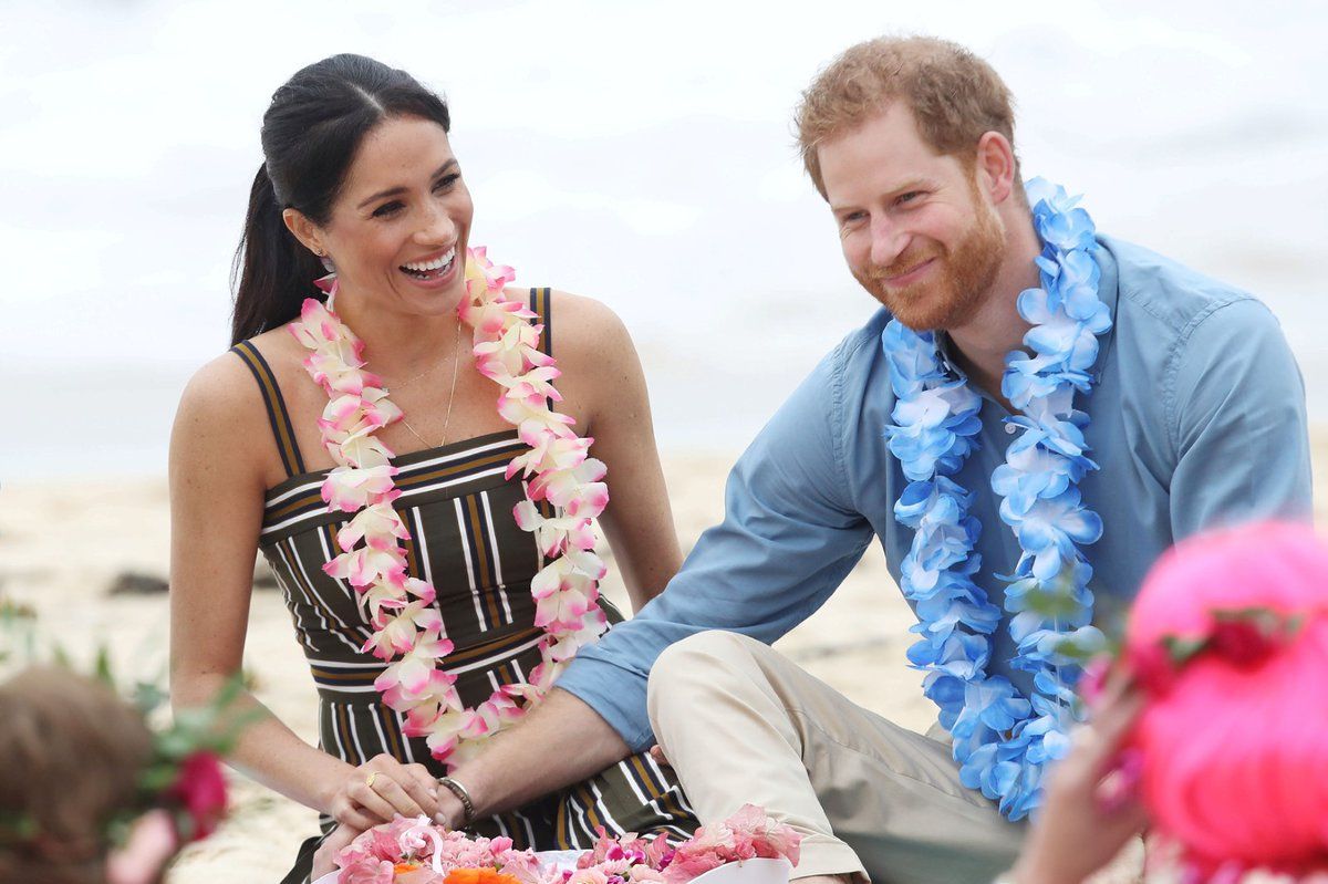 Harry a Meghan na pláži v Austrálii. 