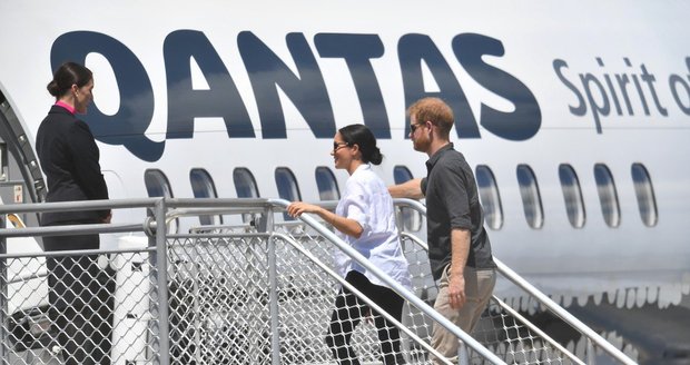 Meghan a Harry opouštějí Austrálii.