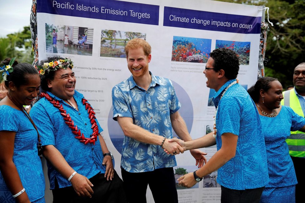 Princ Harry s Meghan navštívili univerzitu na Fiji.