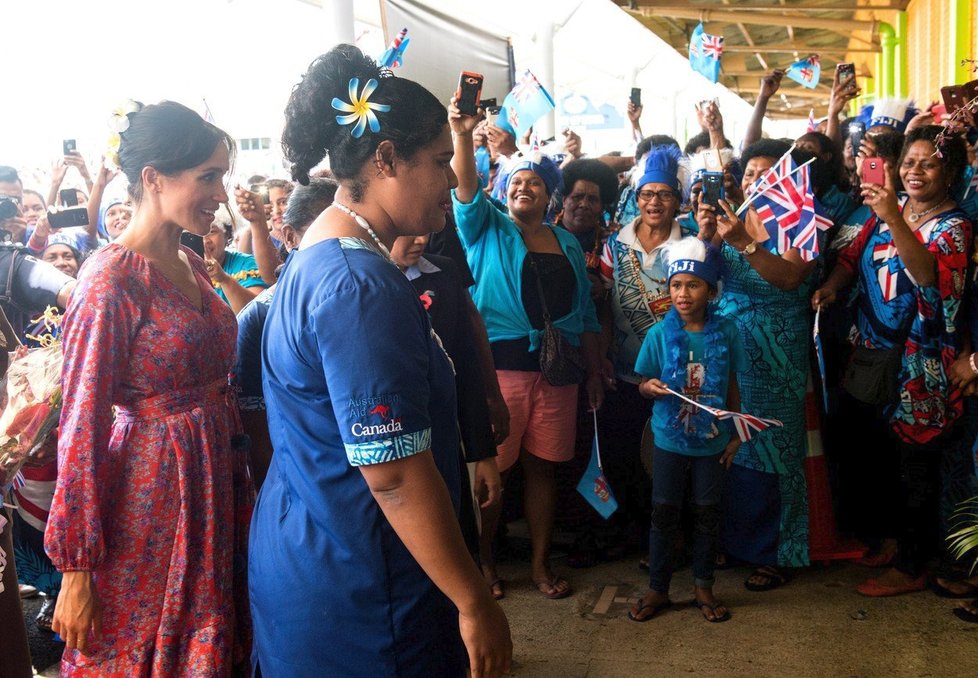 Těhotná Meghan byla z trhu na ostrově Fiji vyděšená.