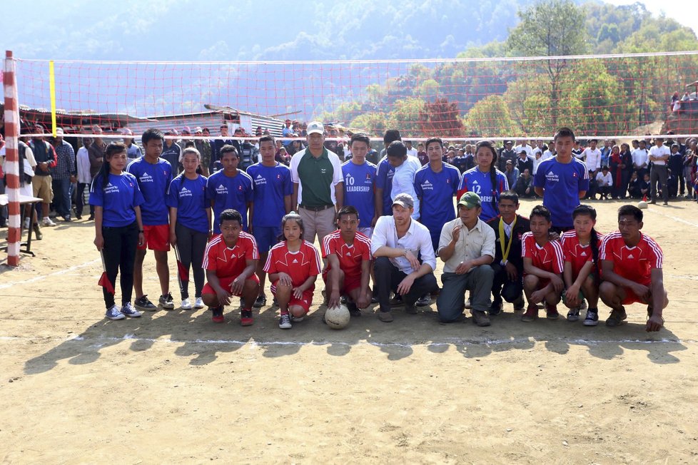Britský Princ Harry si svůj pětidenní výlet do Nepálu užíval.