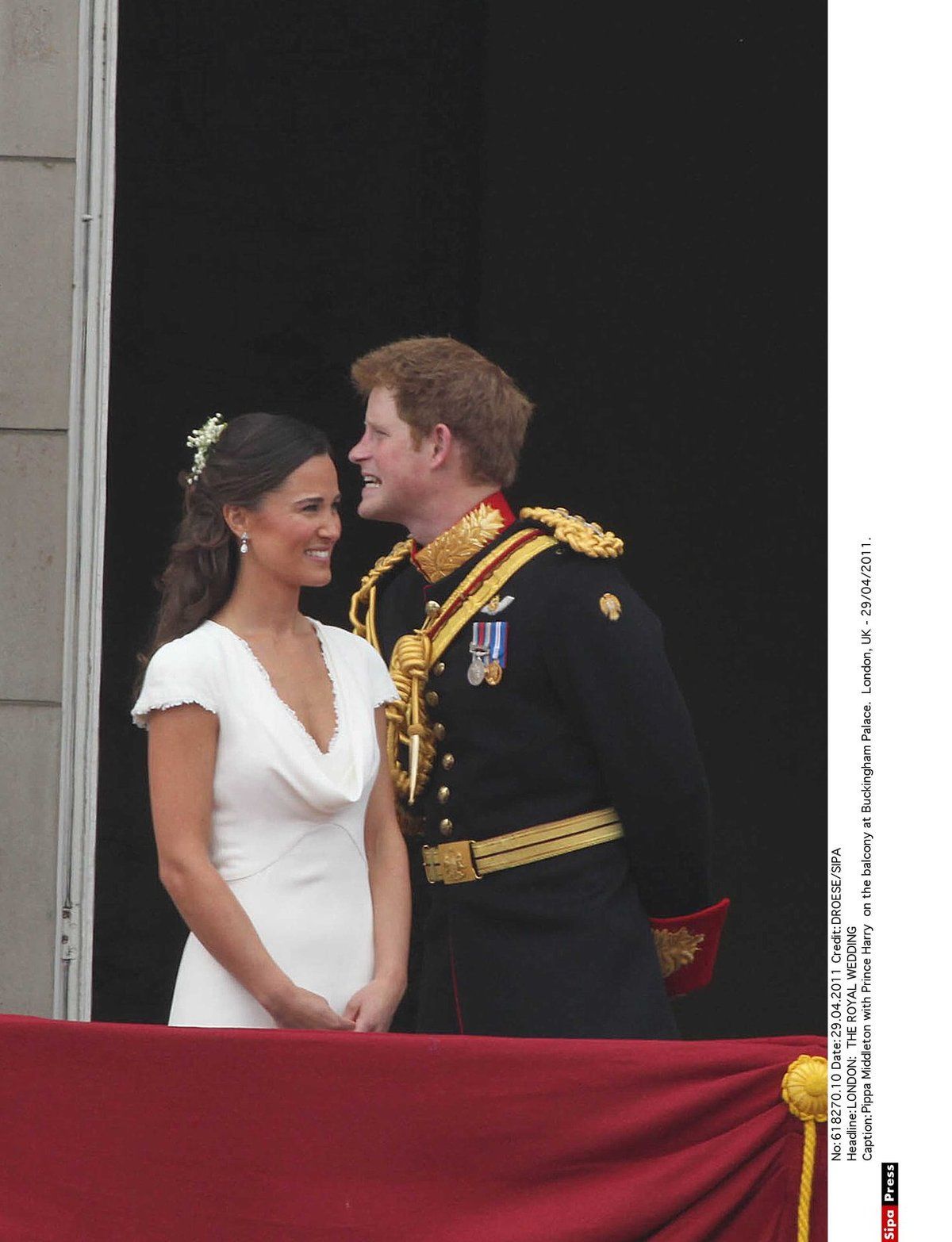 Na královské svatbě v dubnu 2011 to mezi Harrym a Pippou jiskřilo.