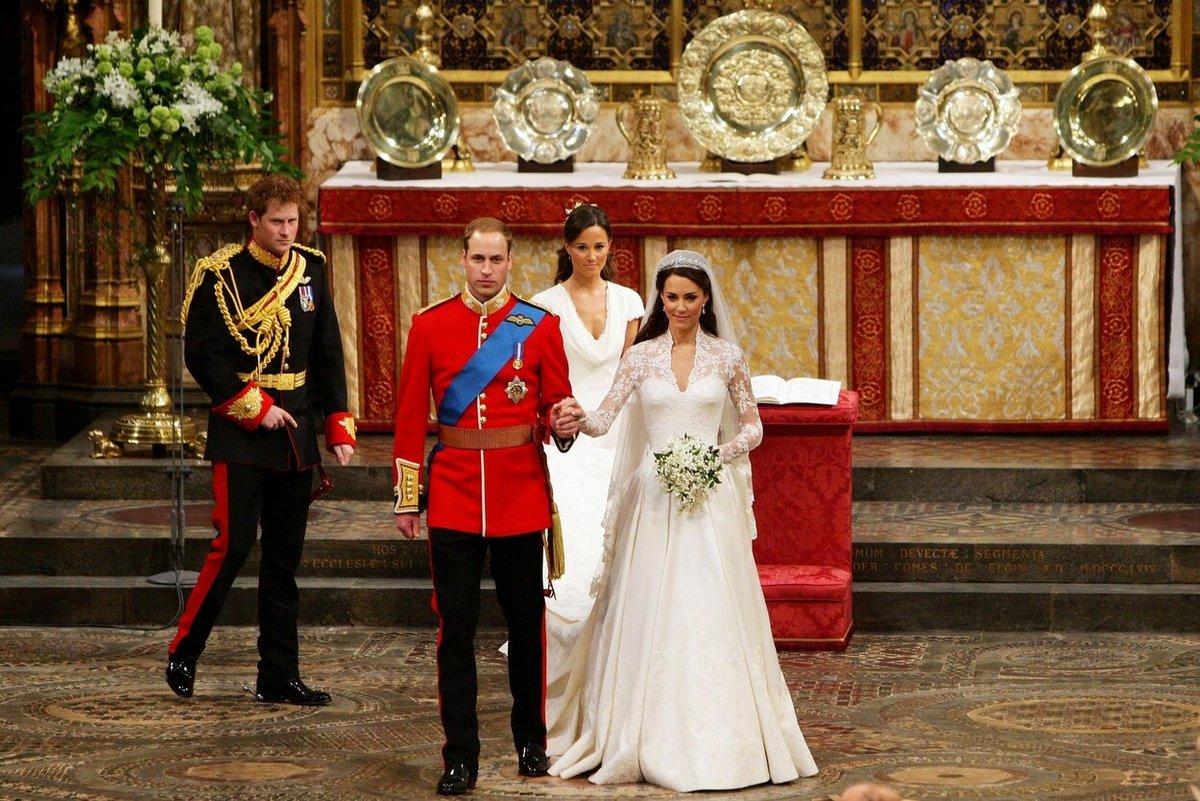 Harry měl na Williamově svatbě (29. 4. 2011) omrzlý penis.