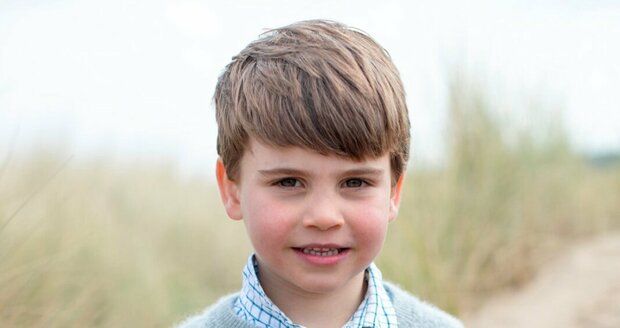 Čtvrté narozeniny prince Louise. Rozkošné fotografie nafotila jeho maminka Kate.
