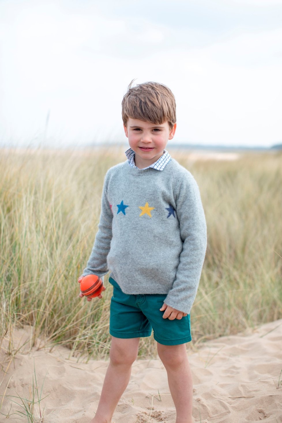 Čtvrté narozeniny prince Louise. Rozkošné fotografie nafotila jeho maminka Kate.