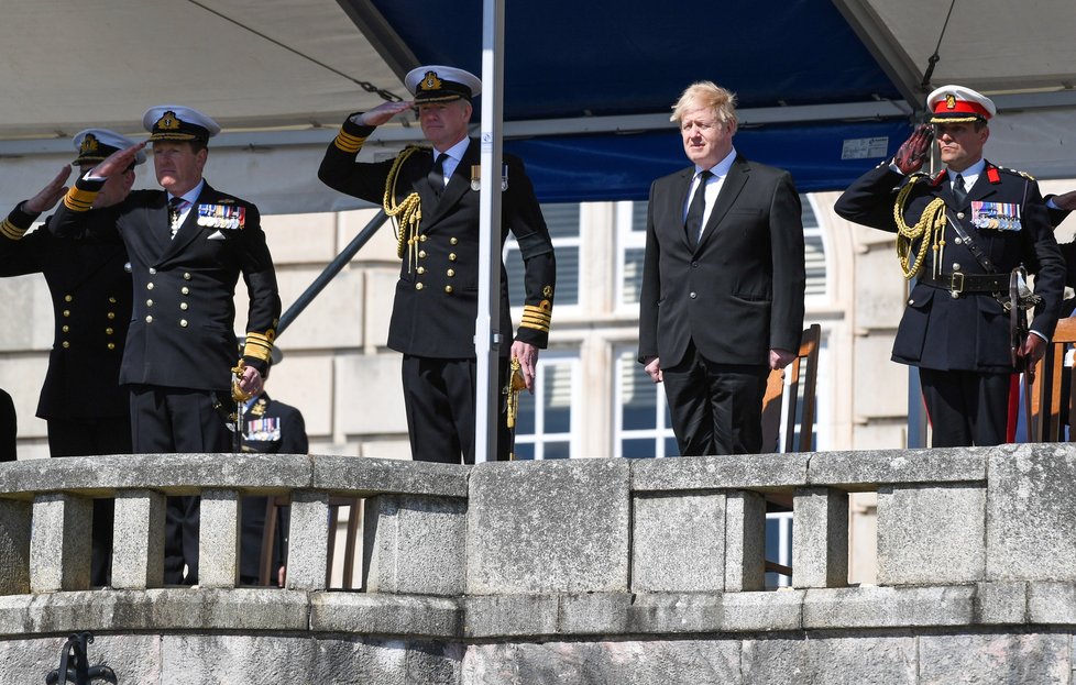 Britský premiér Boris Johnson navštívil memoriál za prince Philipa.