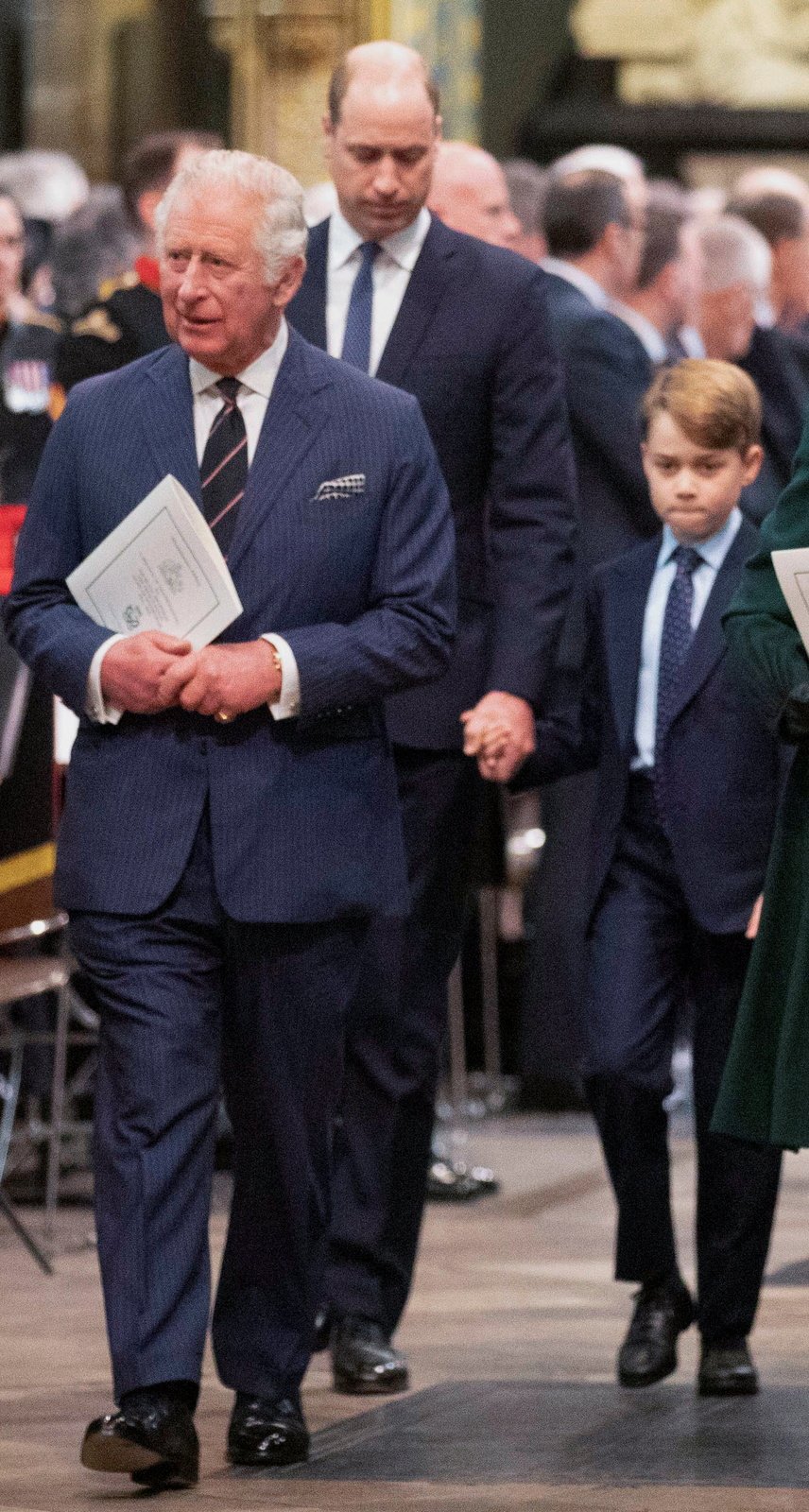 Vzpomínková mše na prince Philipa ve Westminsterském opatství - princ Charles, princ William a princ George