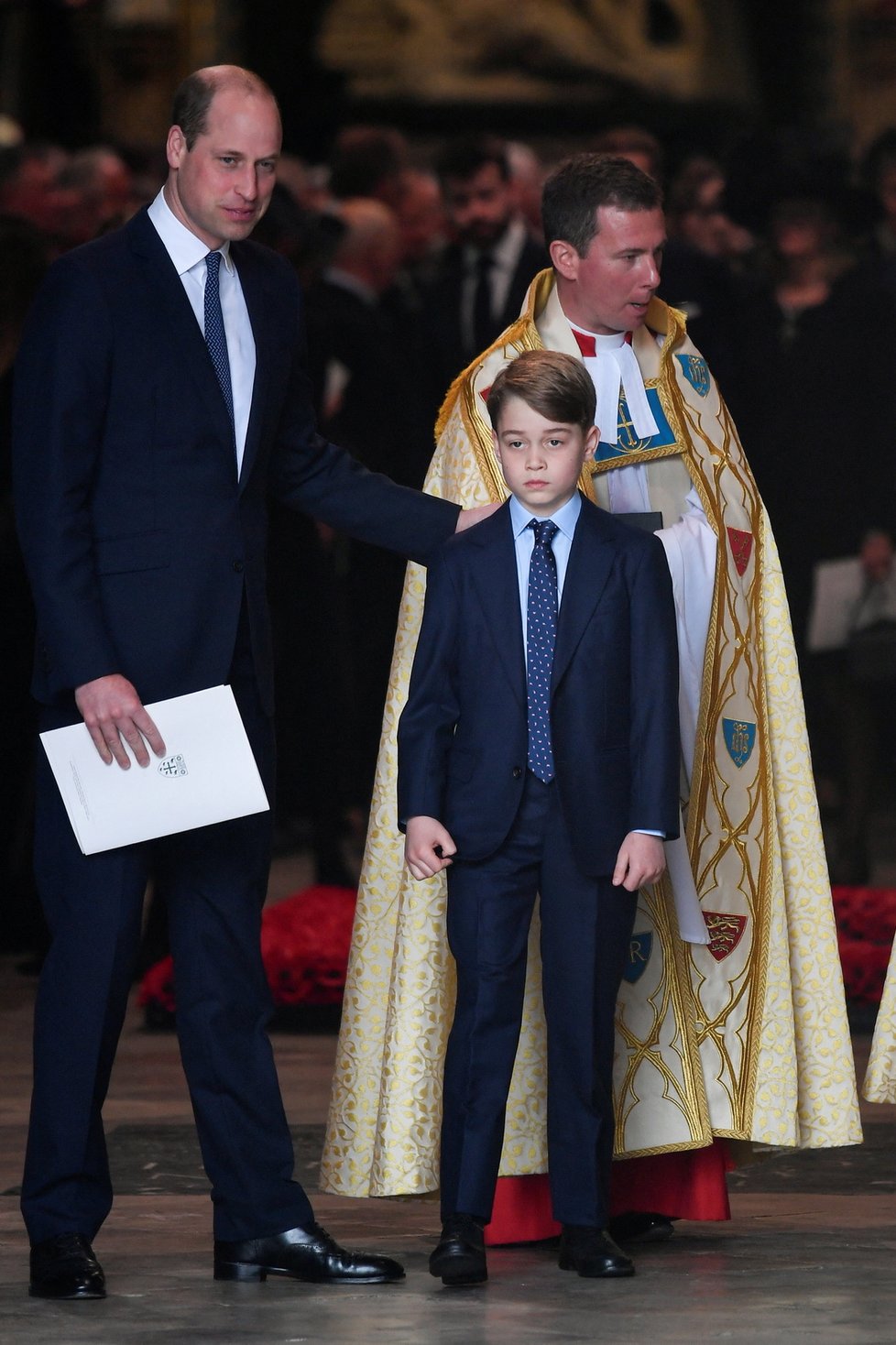Vzpomínková mše na prince Philipa ve Westminsterském opatství - princ William s princem Georgem