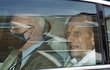 Prince Philipa po měsíční hospitalizaci propustili domů