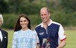 Princ William sdílel video na podporu anglických fotbalistek za přítomnosti své dcery. To se ale některým ženám nelíbí.