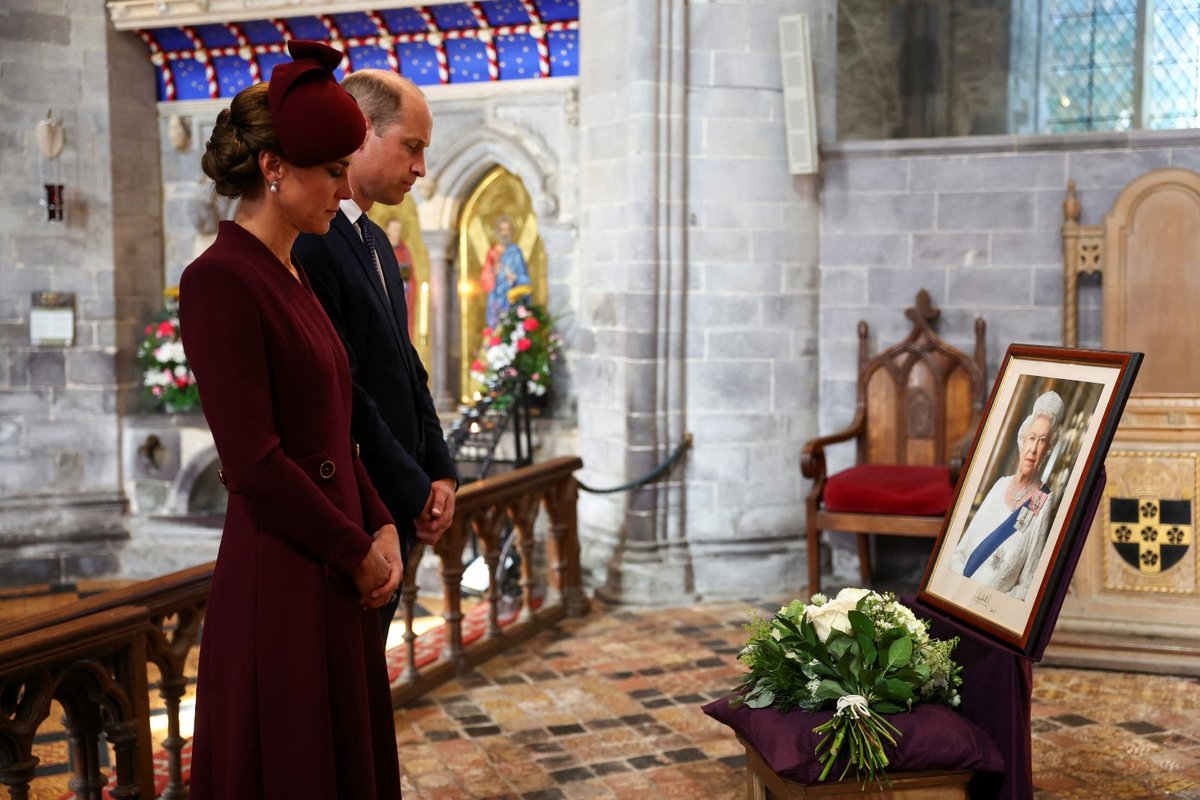 Princ William s Kate zašli na bohoslužbu za královnu Alžbětu II.