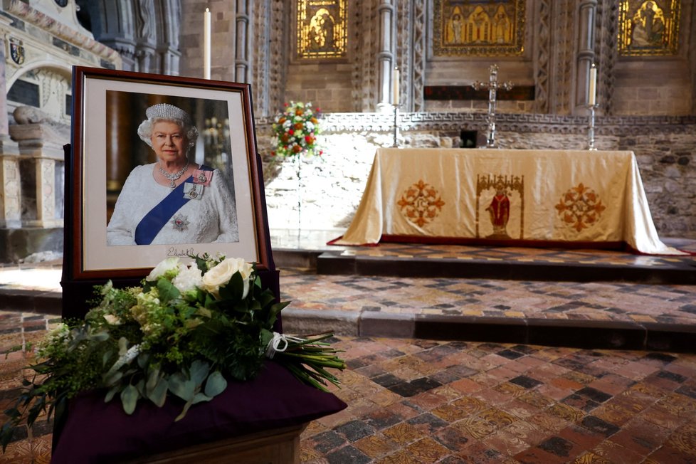Princ William s Kate zašli na bohoslužbu za královnu Alžbětu II.