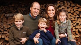 Vánoční portrét Kate, Williama a jejich tří dětí