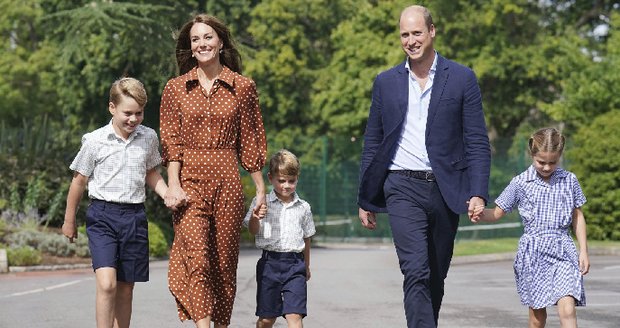 Královská dítka Williama a Kate: Vymóděná do nové školy!