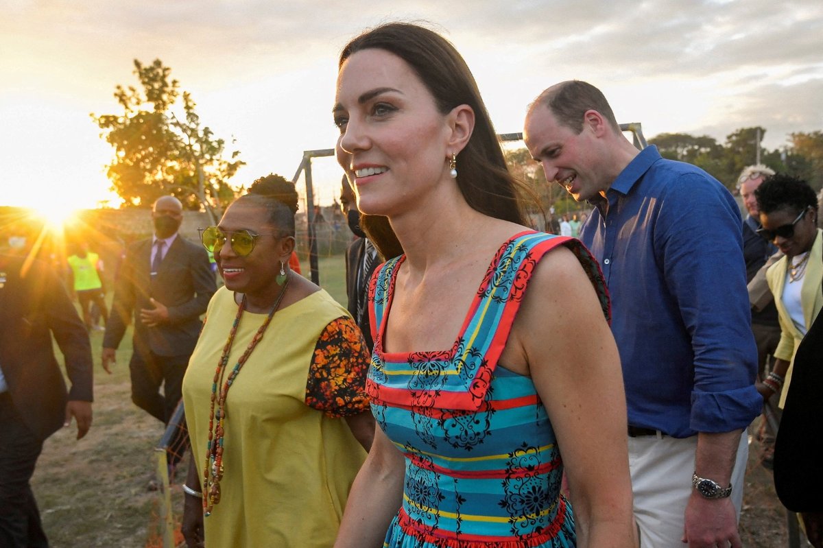 William a Kate navštívili Jamajku.