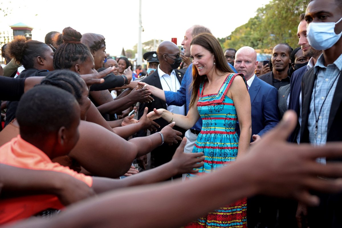 William a Kate navštívili Jamajku.